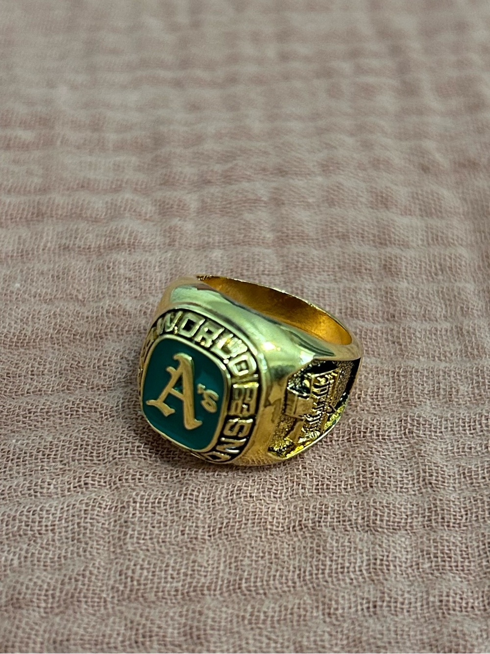 Oakland Athletics 1989 World Champions Commemorative Ring - Picture 4 of 10